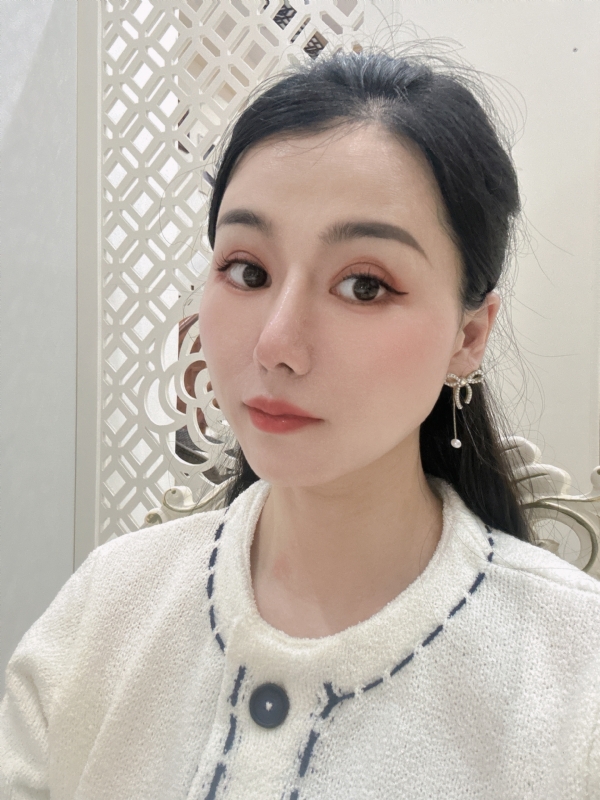 金莉的第一张照片--江苏交友中心